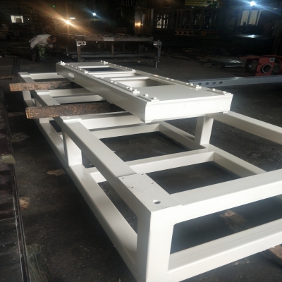 機(jī)架打砂噴漆