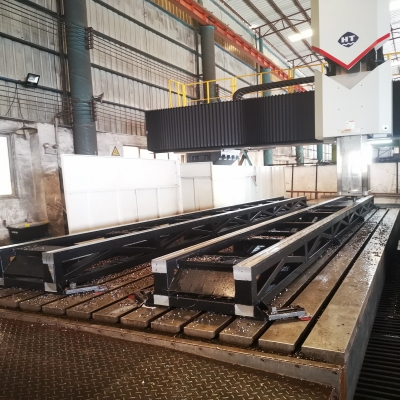 8米機(jī)架導(dǎo)軌加工